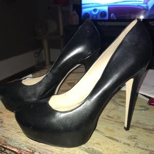 Black Aldo heels size 8